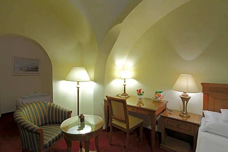 Hotel Romantik Eger