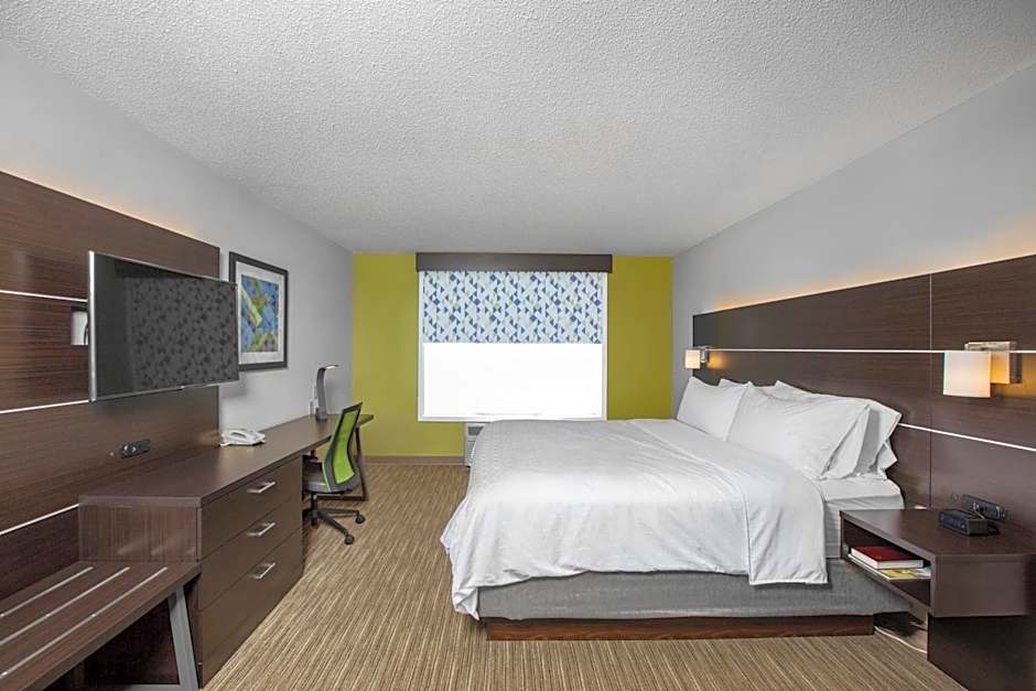 Holiday Inn Express Hotel & Suites Altoona-Des Moines By IHG
