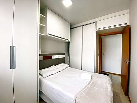 Ao lado do Metrô e Shopping (1Qto)