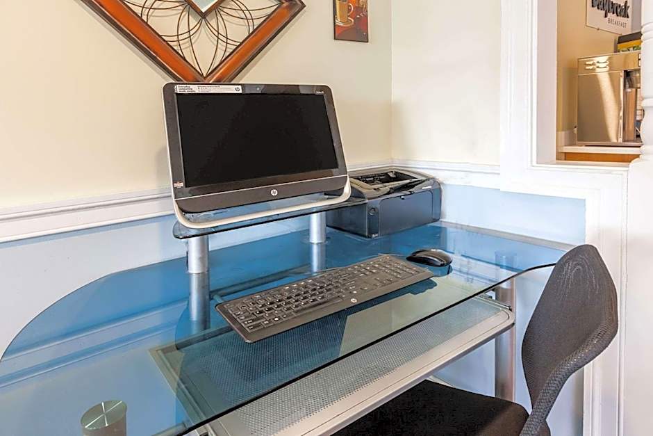 Days Inn by Wyndham Kent - Akron