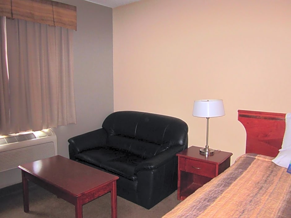 Lakeview Inns & Suites - Fort Nelson