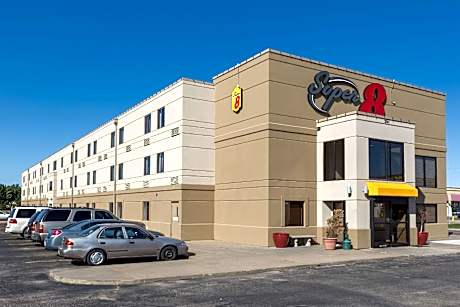 Super 8 by Wyndham Wichita North