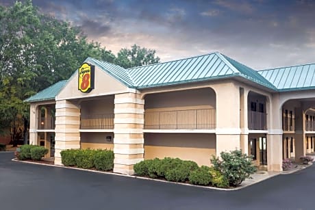 Super 8 by Wyndham Decatur/Lithonia/Atl Area
