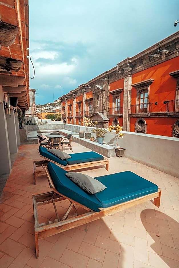 Mikaella Hotel