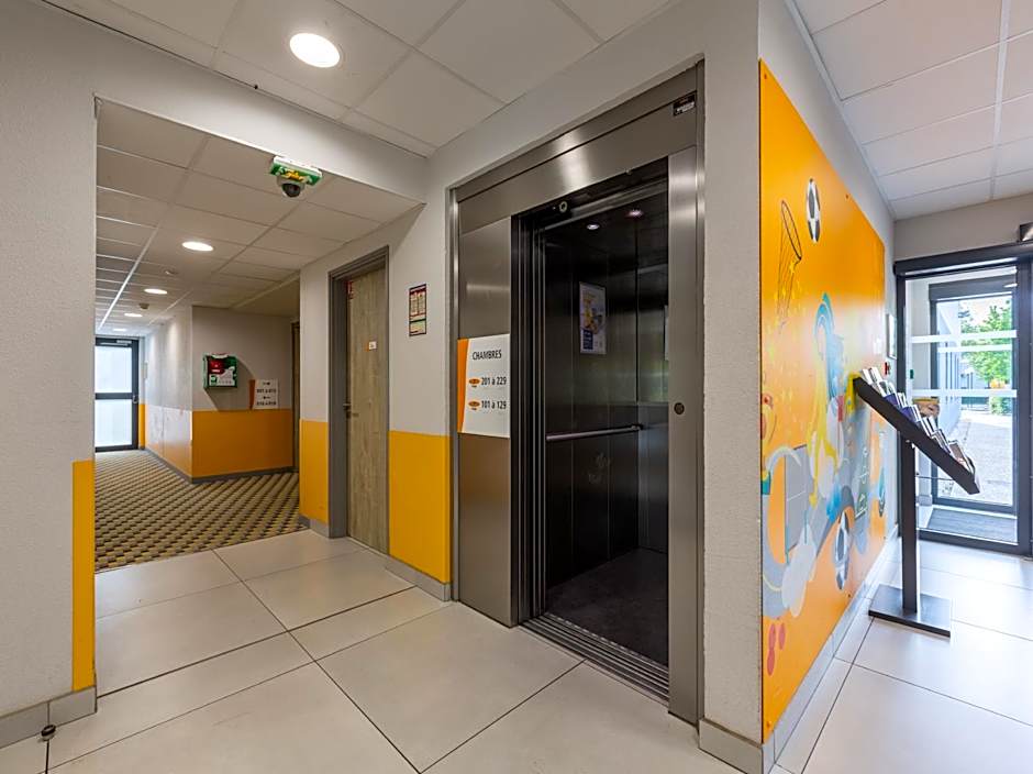 Première Classe Chartres Sud - Barjouville