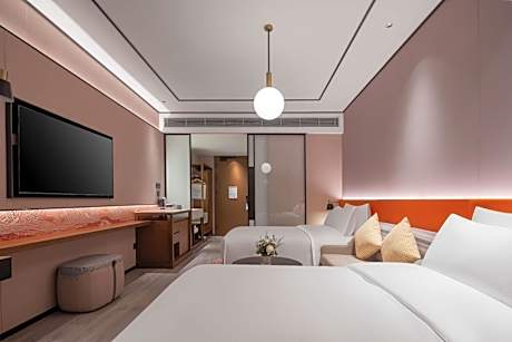 Twin Guest Room with Lake View