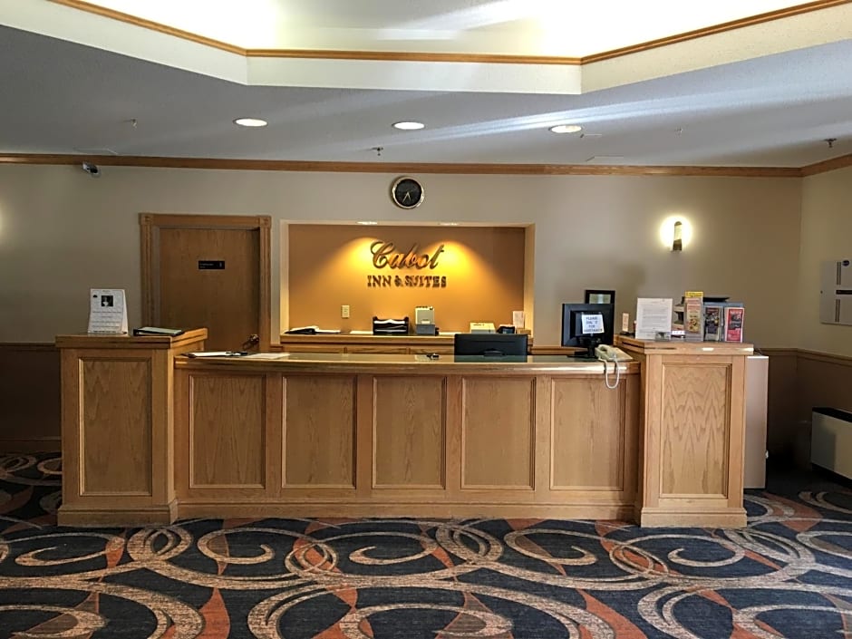 Cabot Inn & Suites