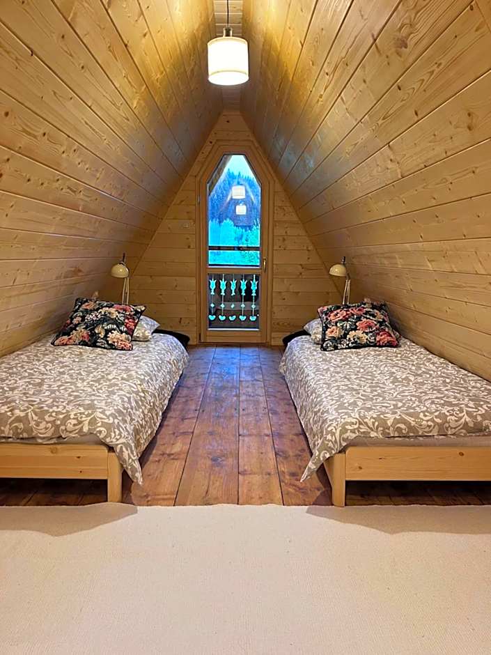 Drewniany Domek BB Nad Rzeką