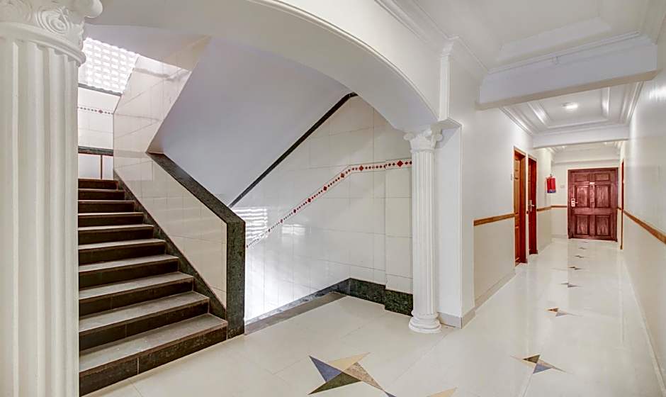 Treebo Cruz Royale Santacruz West