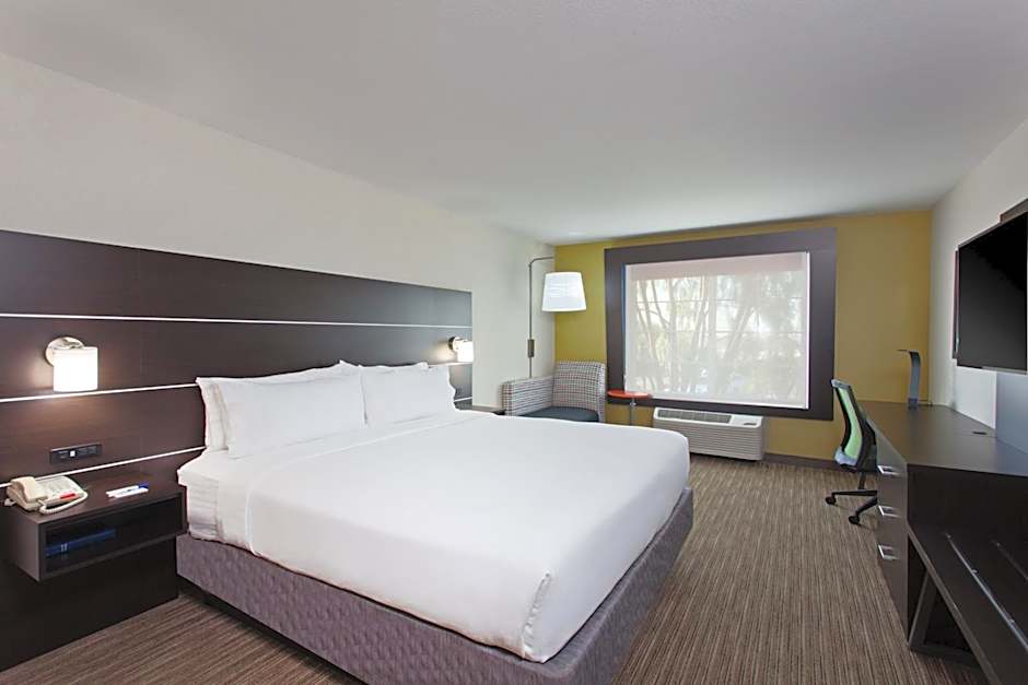 Holiday Inn Express Oakland Airport By IHG