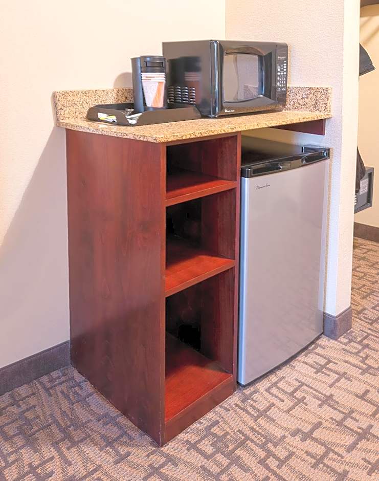 Cobblestone Inn & Suites - Durand