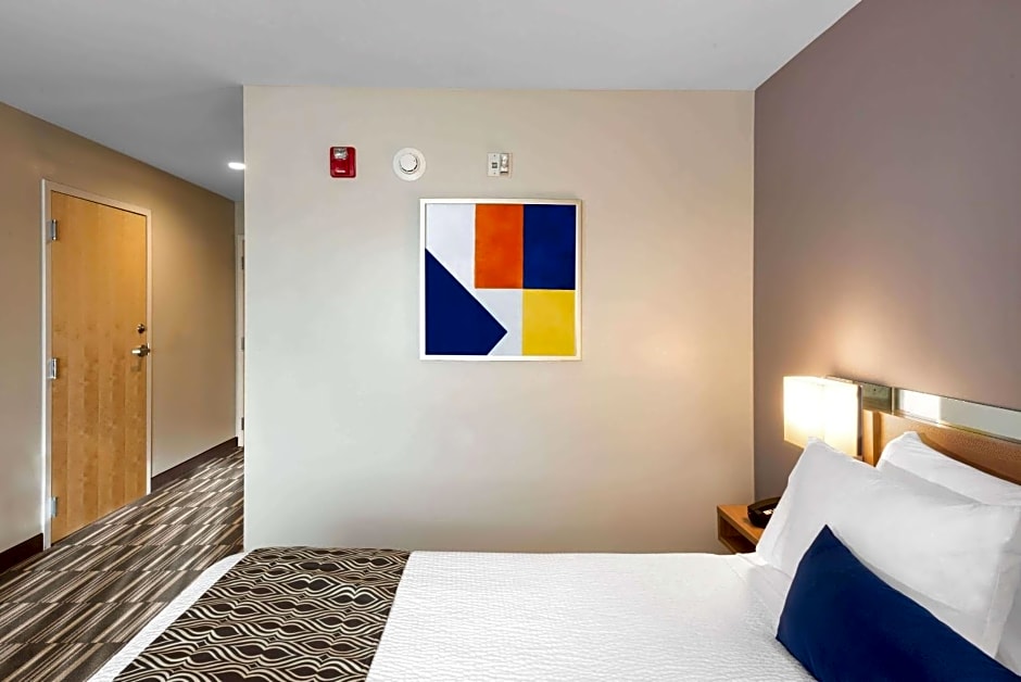 Microtel Inn & Suites by Wyndham Farmington