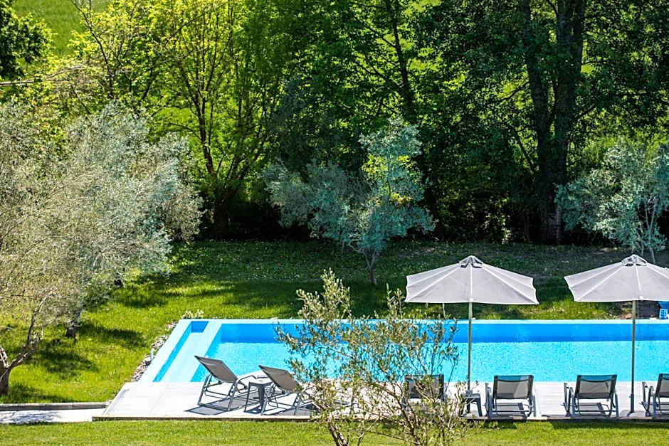 Sani More & Sani Woods