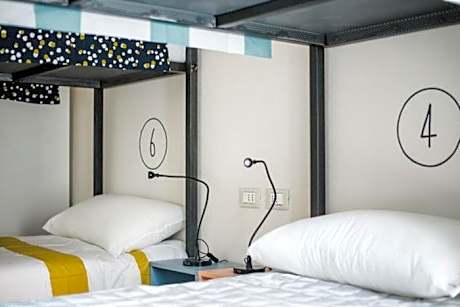 Bed in 6-Bed Mixed Dormitory Room