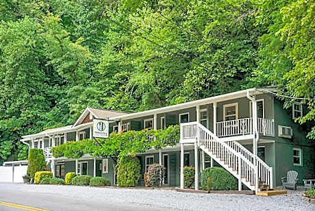 Hickory Falls Inn