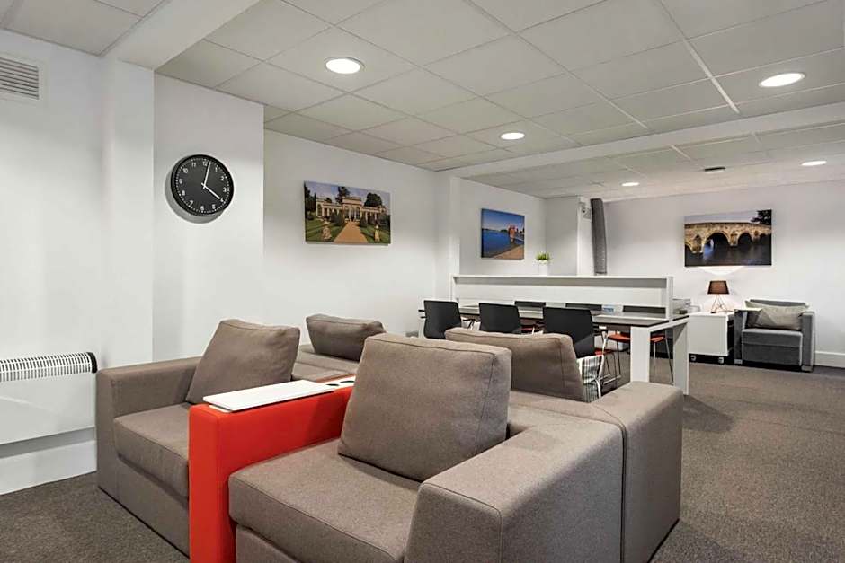 Days Inn Watford Gap