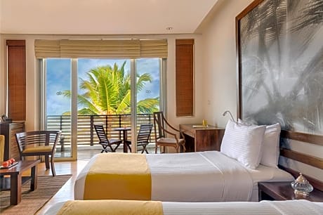 Deluxe Room with Sea View (15% off on Spa and Lellama Restaurant)