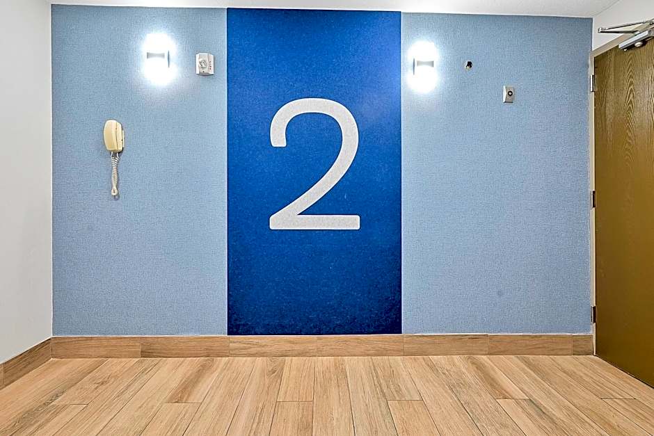 Holiday Inn Express Palestine By IHG