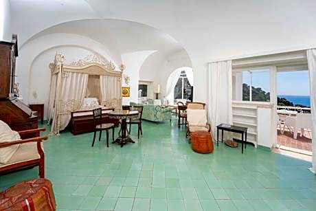 King Junior Suite with Terrace