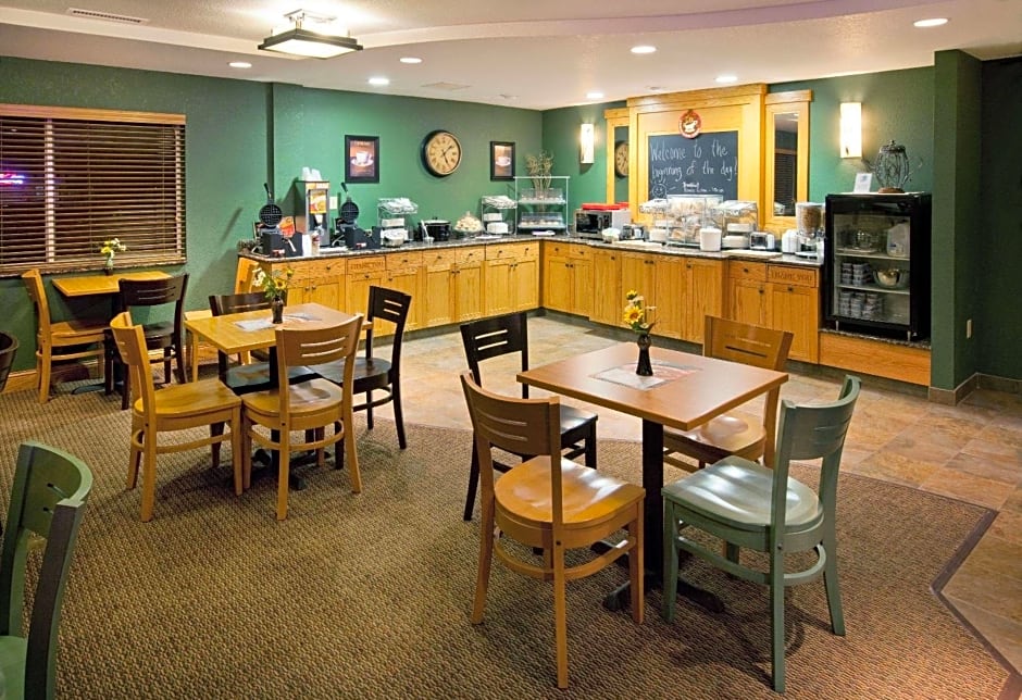 AmericInn by Wyndham Anamosa