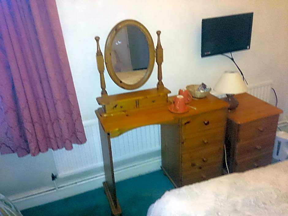 OYO Rose & Crown Hotel