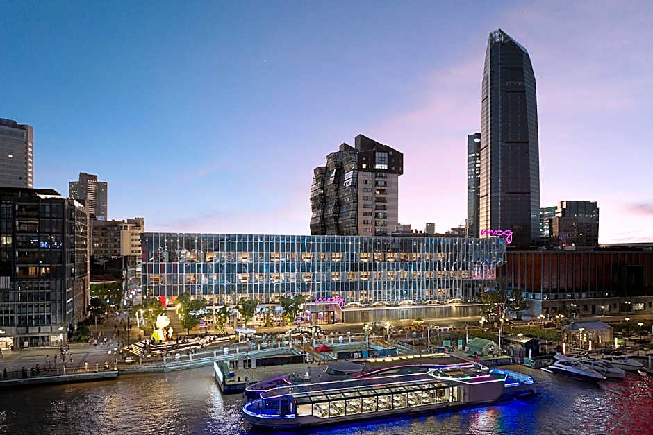 Moxy Ningbo Old Bund