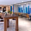 Holiday Inn Express & Suites Lexington Midtown By IHG