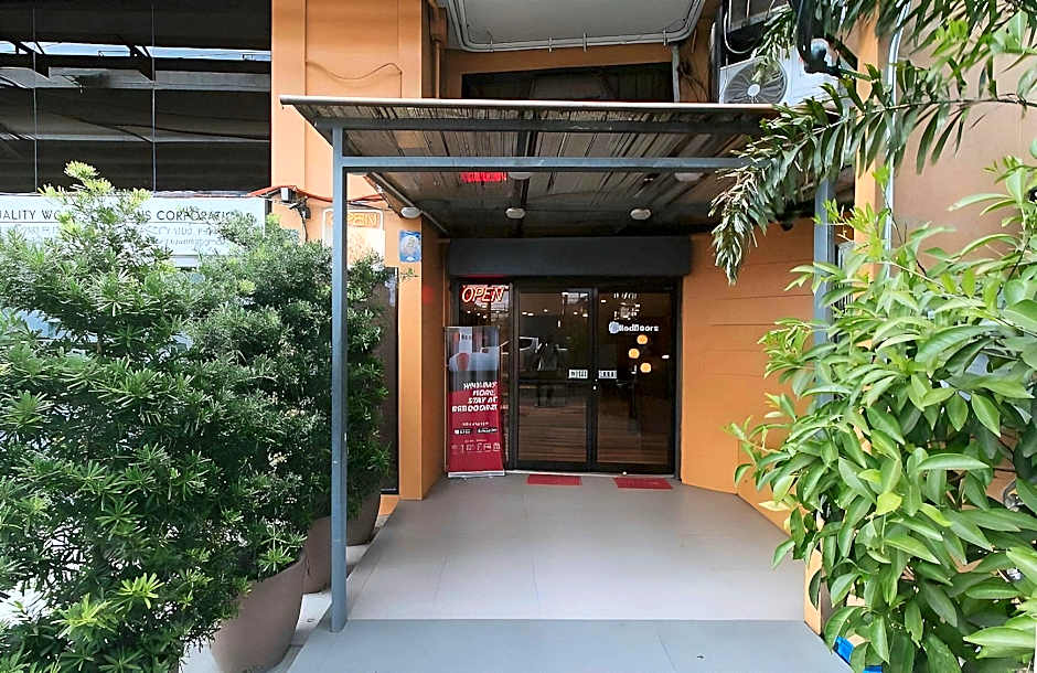 RedDoorz @ EDSA Pasay