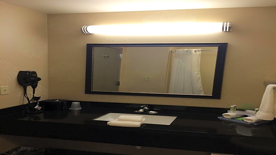 Holiday Inn Guin By IHG