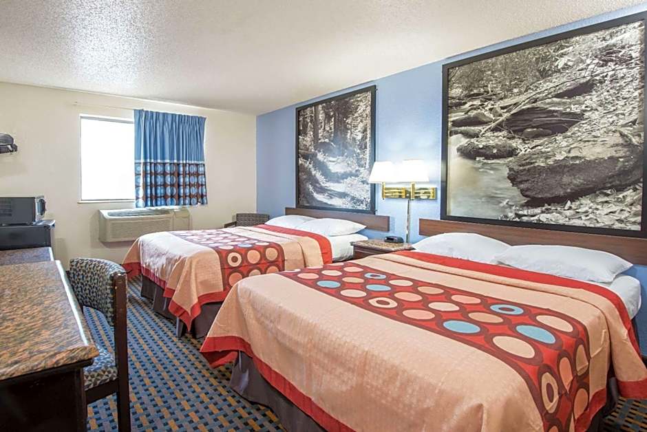 Super 8 by Wyndham New Castle