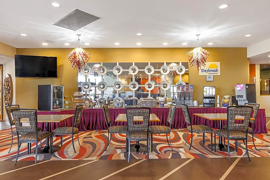 Days Inn by Wyndham Sherman