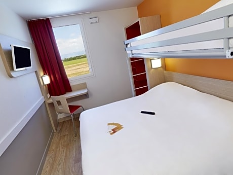 Triple Room with One Double Bed and One Single Bed