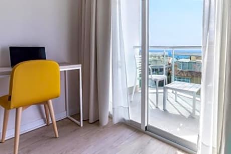 Double Room with Side Sea View (2 adults)