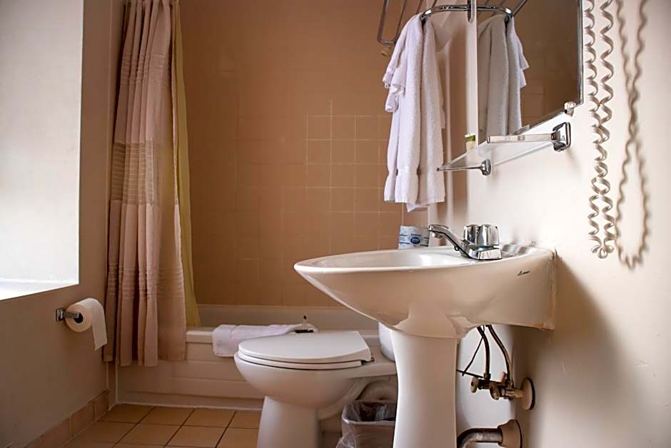 Royal Inn and Suites at Guelph