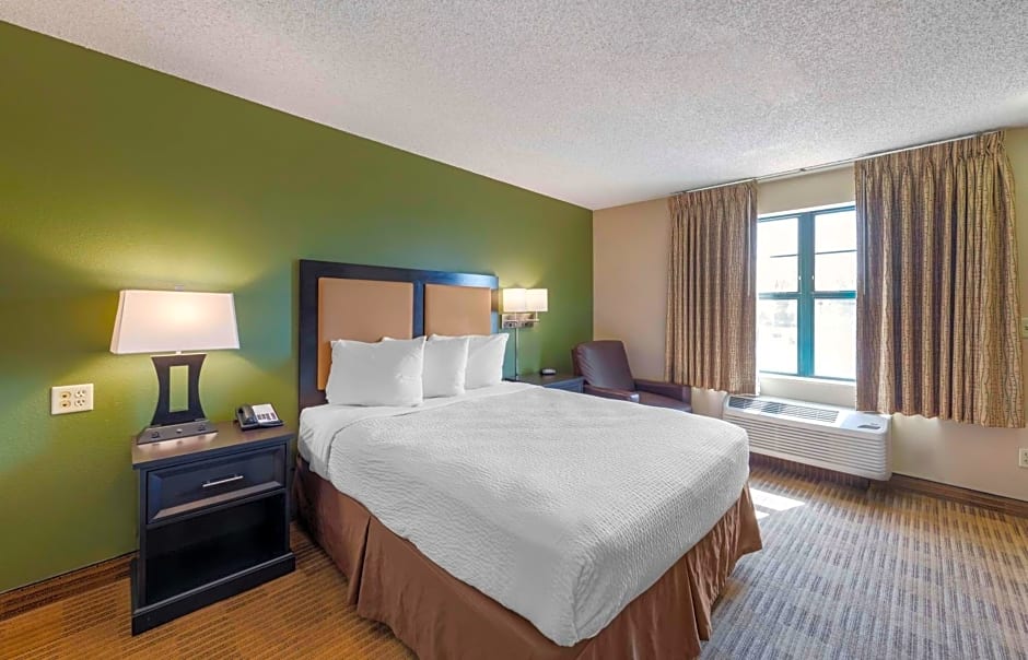 Extended Stay America Suites - Orange County - Katella Ave.