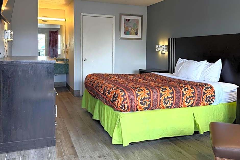 Regency Inn Three Rivers I-37