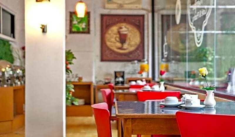 RedDoorz Plus @ Sukamulya Pasteur 2