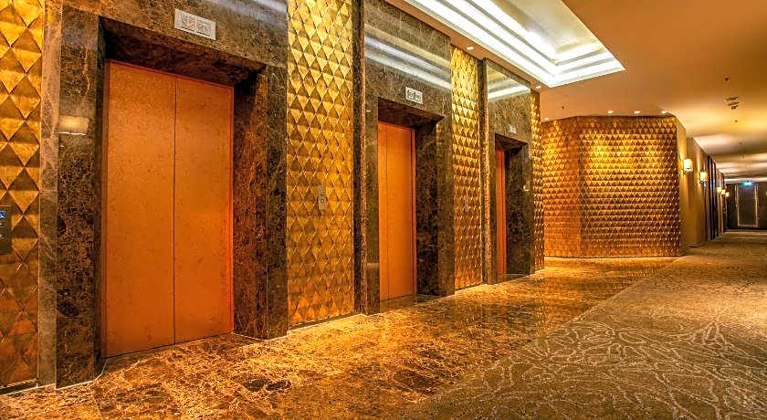 Graceland Bangkok By Grace Hotel