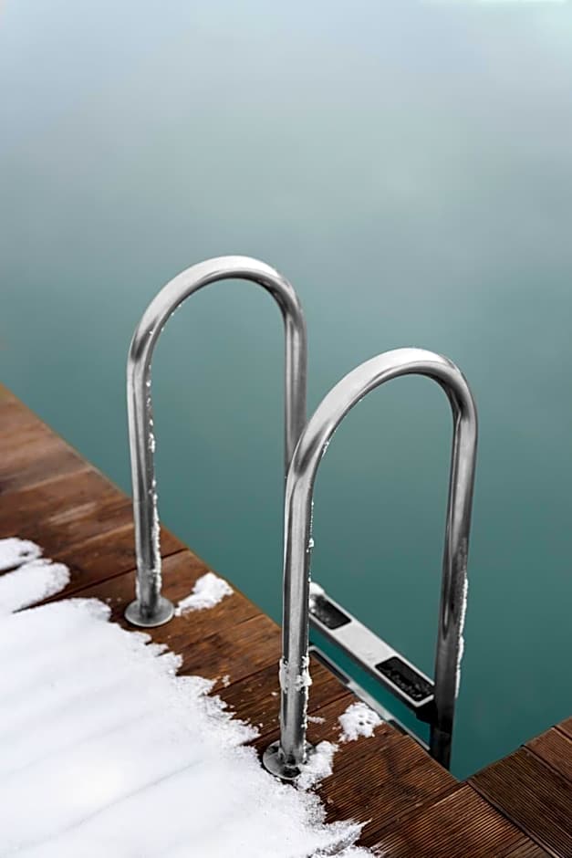 Creekside Oasis 4 Beds Pool and Hot Tub