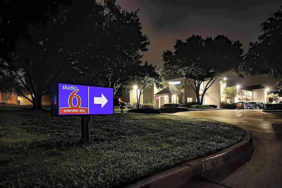 Studio 6-Arlington, TX - South - Dallas