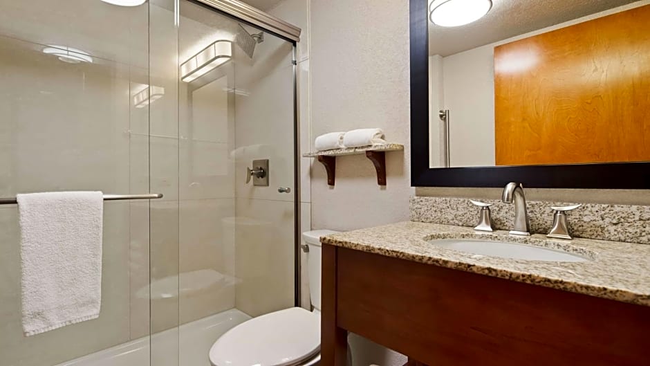 Best Western Plus Peak Vista Inn & Suites