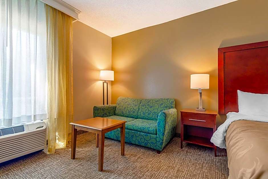 Quality Inn & Suites Olde Town