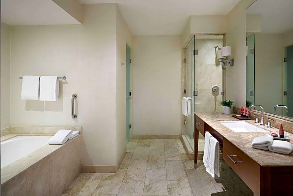 Bristol Panama, a Registry Collection Hotel