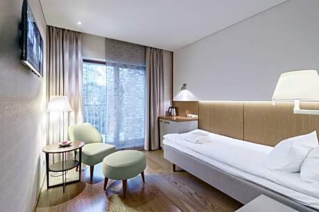 Single Room with Spa Access