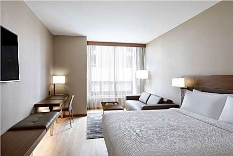 Room, 1 King Bed, Corner