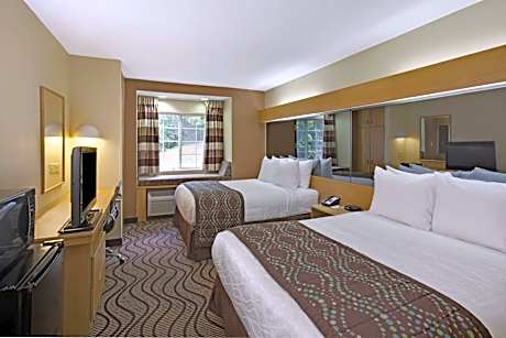 Deluxe Queen Room with Two Queen Beds - Non-Smoking