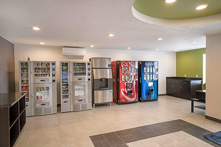 Studio 6 Bruderheim, AB