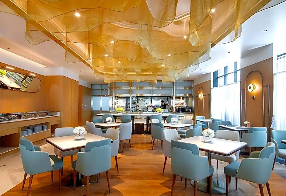 SILQ Hotel & Residence