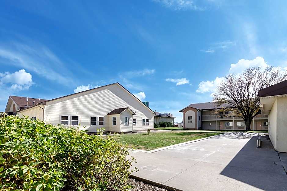Colby Inn and Suites