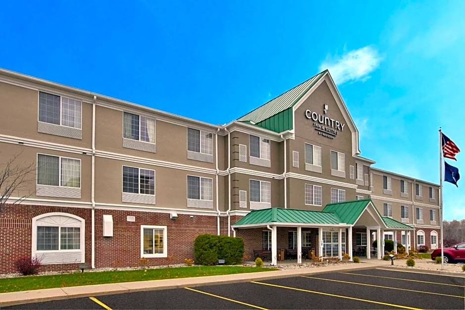 Country Inn & Suites by Radisson, Big Rapids, MI